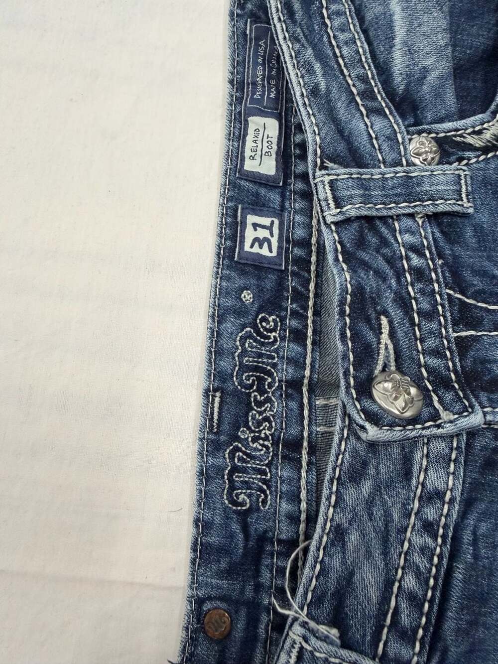 Miss Me Relaxed Bootcut Jeans Size 31 - Picture 5 of 7